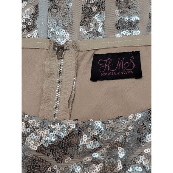 HOT MIAMI STYLES Silver Sequin Off Shoulders Sexy Mini Bodycon Party Dress S - Picture 7 of 16